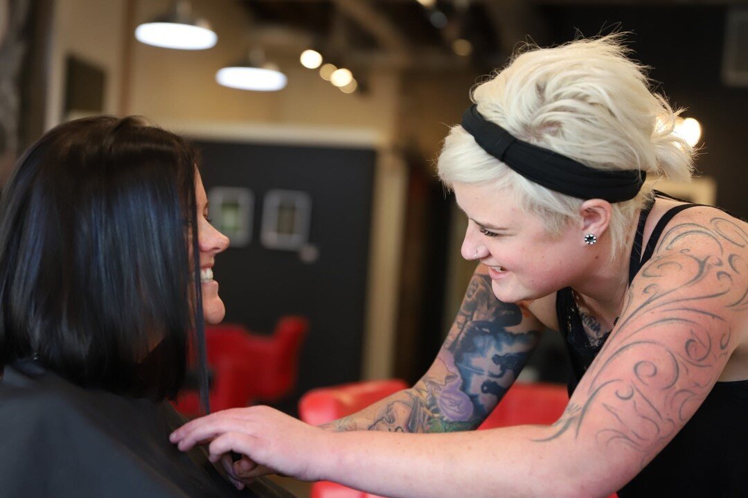 This week's small business feature focuses on the one-of-a-kind Katie, founder of @stellerkindnessproject and Red Chair Project, and owner of @stellerhairco. Katie is a woman after our own heart, dedicating so much of her time to philanthropic ventur